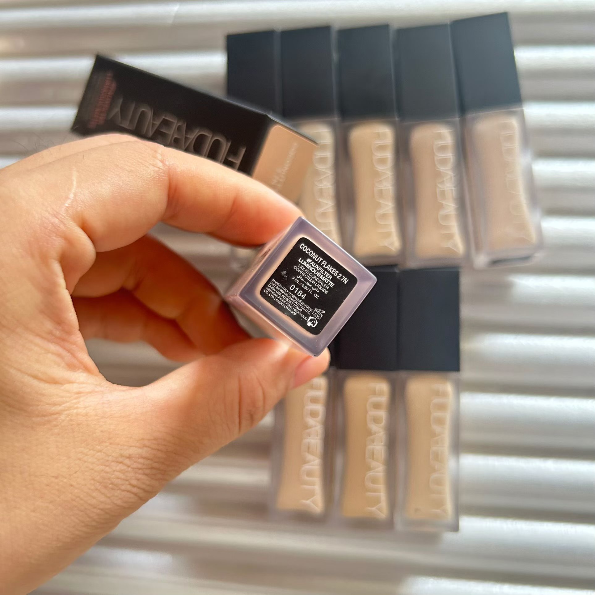 Huda Beauty #FauxFilter Luminous Matte Liquid Concealer